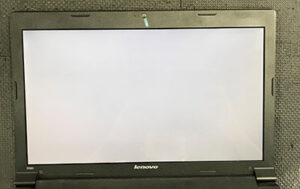 B590 画面が白くなる修理