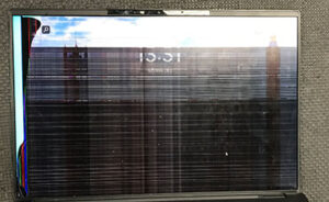 FMVUH01001　液晶割れ