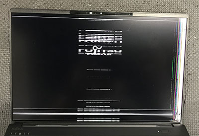 FMVUH04002 液晶割れ