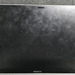 MacBook Air A2337 液晶に線が入り表示不良の修理事例（埼玉県）