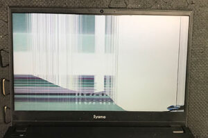 STYLE-15FH123-i7-UXSX　液晶割れ