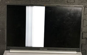 Vivobook 15X　割れ