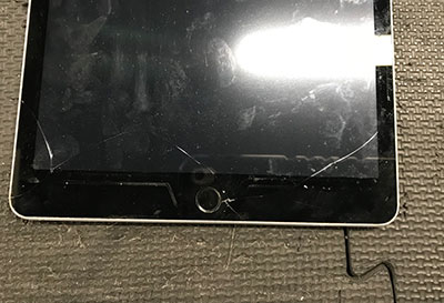 iPad 9 ガラス割れ 修理前
