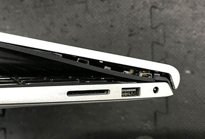 inspiron 15 3511 ヒンジ故障 修理前