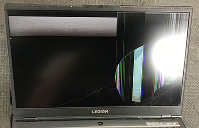 Legion 5 15IMH05H 液晶割れ 修理前