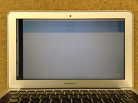apple MacbookAir A1370 液晶画面の修理後の画像前